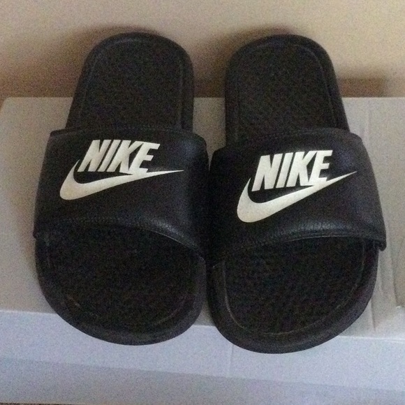 Nike Slides - Picture 2 of 5